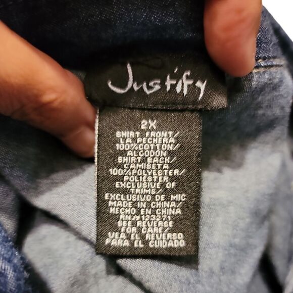 New Justify Women's 2X Denim Shirt Blue Long Slv Button Up Aztec Print Blouse - Picture 6 of 6